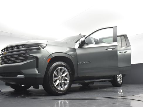 Used 2023 Chevrolet Suburban Premier RWD image 40