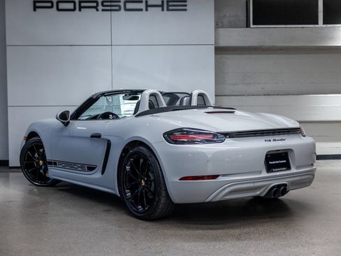 Certified 2024 Porsche 718 Boxster RWD image 3