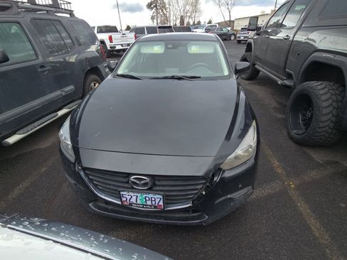 Used 2018 MAZDA MAZDA3 Sport w/ Preferred Equipment Package image 6