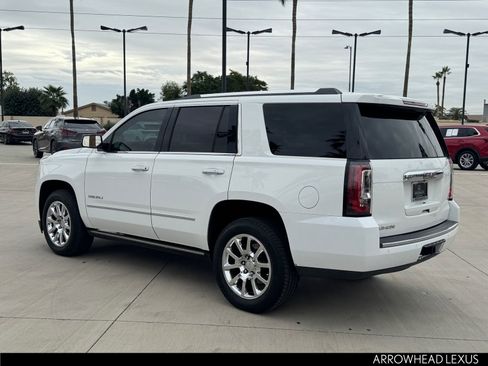 Used 2017 GMC Yukon Denali image 4