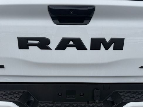 New 2026 RAM 1500 4x4 Crew Cab image 17