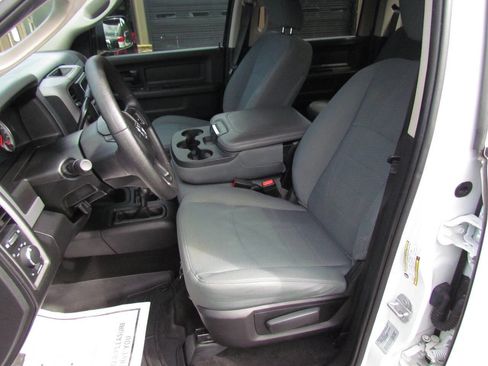 Used 2017 RAM 2500 Tradesman w/ Chrome Appearance Group AWD/4WD image 11