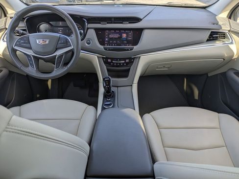 Used 2022 Cadillac XT5 Premium Luxury image 16