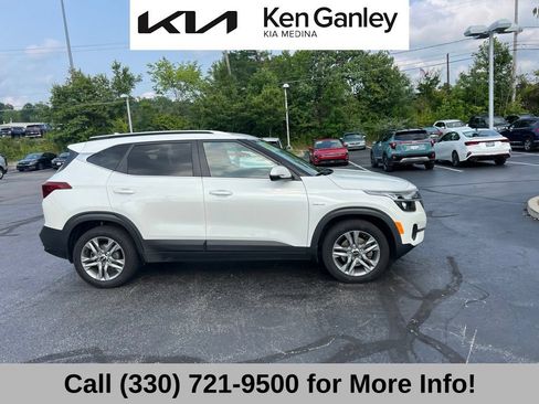 Used 2021 Kia Seltos S AWD/4WD image 7