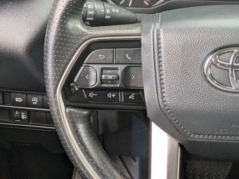 Used 2022 Toyota Tundra SR5 w/ SR5 Convenience Package AWD/4WD image 13