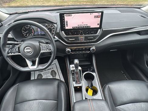 Used 2023 Nissan Altima 2.5 SR w/ SR Premium Package image 16