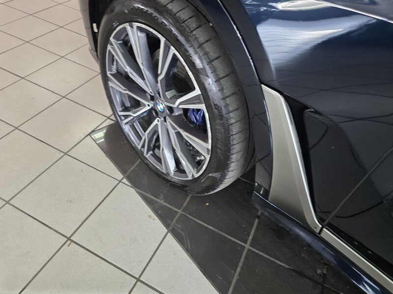 Used 2020 BMW X7 M50i w/ Executive Package AWD/4WD image 54