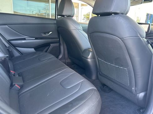 Used 2023 Hyundai Elantra Limited image 29