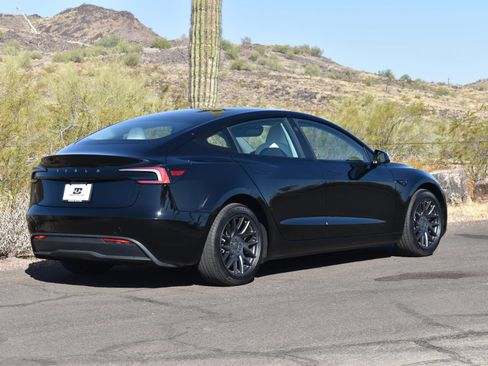 Used 2025 Tesla Model 3 RWD image 8
