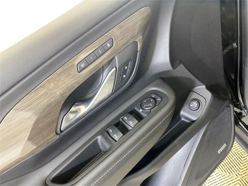 Used 2022 GMC Terrain Denali image 26