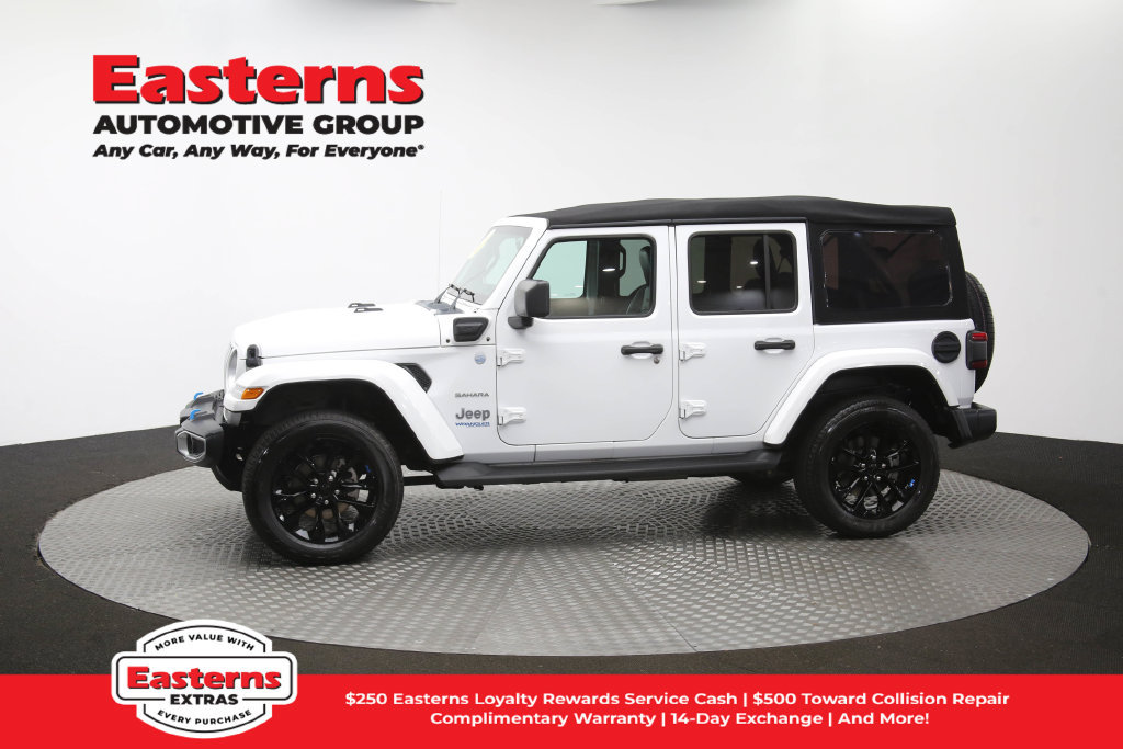 Used 2022 Jeep Wrangler Unlimited Sahara w/ Cold Weather Group AWD/4WD image 61