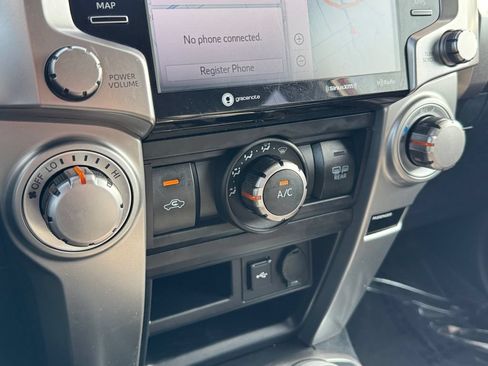 Certified 2020 Toyota 4Runner SR5 Premium AWD/4WD image 23