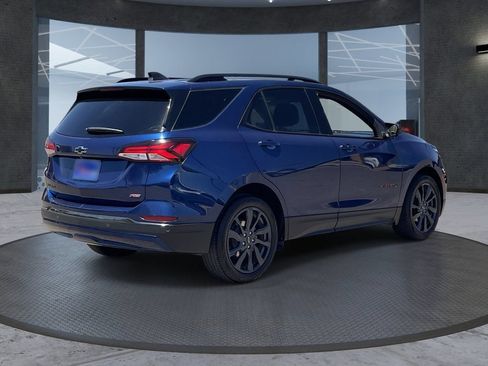 Used 2022 Chevrolet Equinox RS FWD image 6