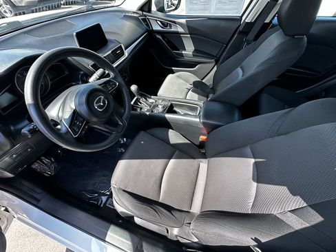 Used 2018 MAZDA MAZDA3 Sport FWD image 15