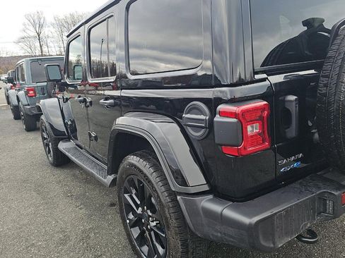 Used 2025 Jeep Wrangler Unlimited Sahara image 6