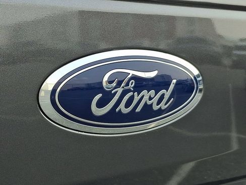 Used 2019 Ford F150 Lariat w/ Equipment Group 502A Luxury AWD/4WD image 30