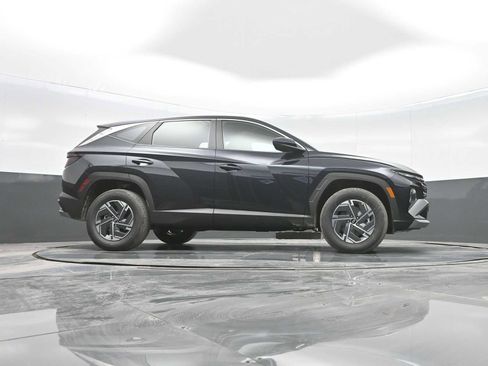 New 2026 Hyundai Tucson Blue SE image 37