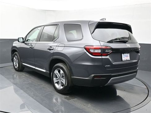 Used 2025 Honda Pilot EX-L image 3