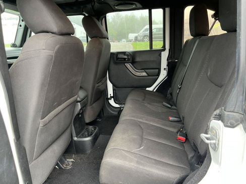 Used 2014 Jeep Wrangler Unlimited Sport w/ Quick Order Package 24S AWD/4WD image 4