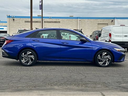 Used 2025 Hyundai Elantra Sport FWD image 9