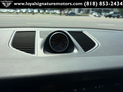 Used 2020 Porsche Macan AWD/4WD image 26