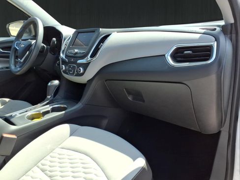 Used 2021 Chevrolet Equinox LS FWD image 14