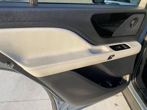 Used 2025 Lincoln Aviator Reserve w/ Illumination Package image 14