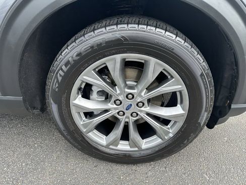 Used 2022 Ford Explorer Limited w/ Equipment Group 301A image 49