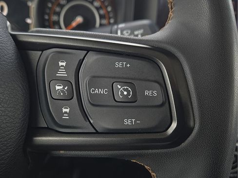 Used 2024 Jeep Gladiator Sport AWD/4WD image 18