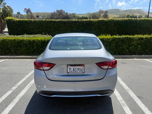 Used 2015 Chrysler 200 Limited FWD image 5