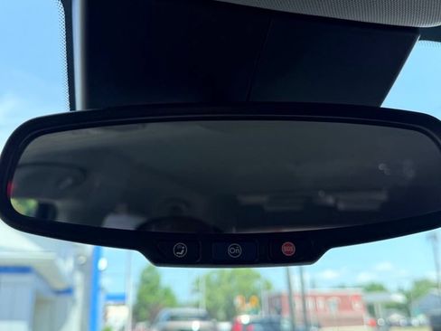 Used 2019 Chevrolet Trax LT w/ LT Convenience Package AWD/4WD image 16