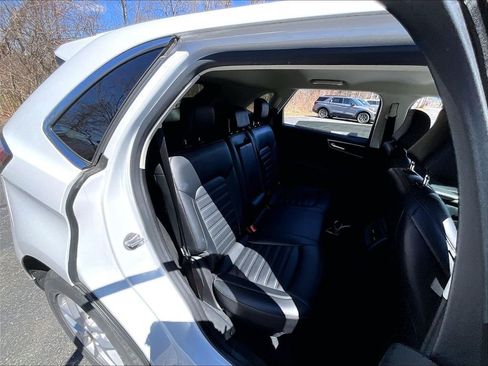 Used 2023 Ford Edge SEL AWD/4WD image 16