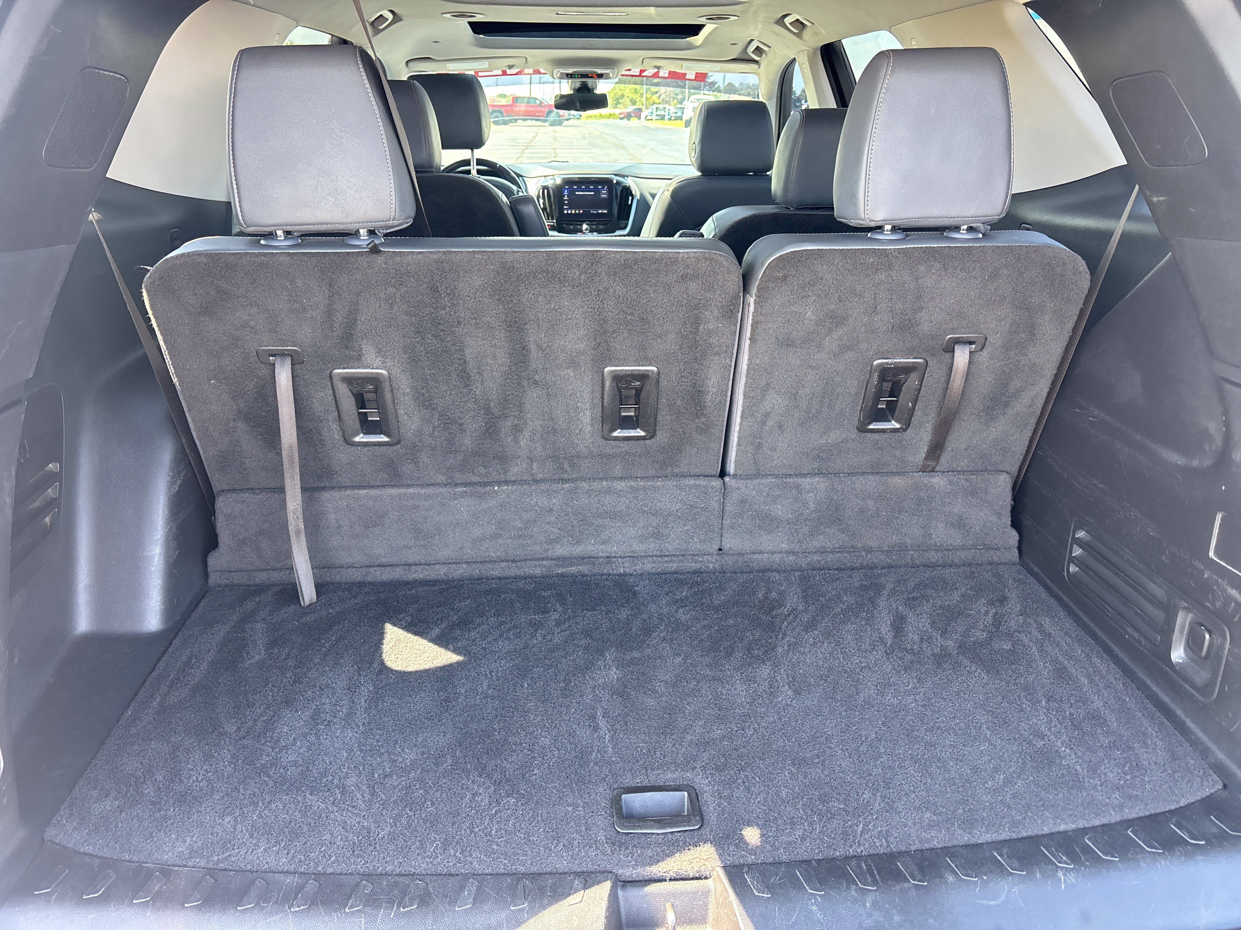 Used 2021 Chevrolet Traverse LT w/ LT Premium Package FWD image 6