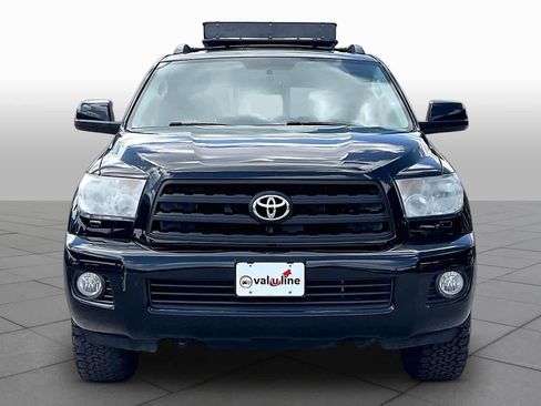 Used 2016 Toyota Sequoia SR5 RWD image 4