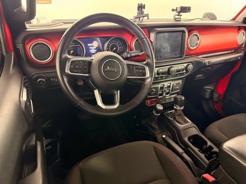 Used 2018 Jeep Wrangler Unlimited Rubicon AWD/4WD image 12