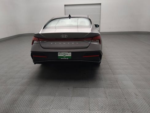 Used 2024 Hyundai Elantra SEL image 7
