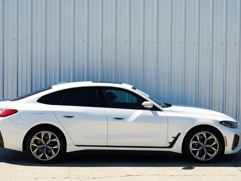 Used 2022 BMW i4 eDrive40 w/ M Sport Package image 56