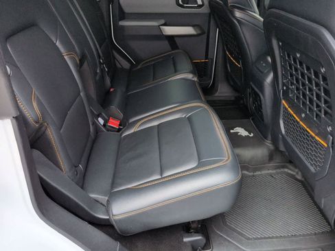 Used 2023 Ford Bronco Badlands image 18