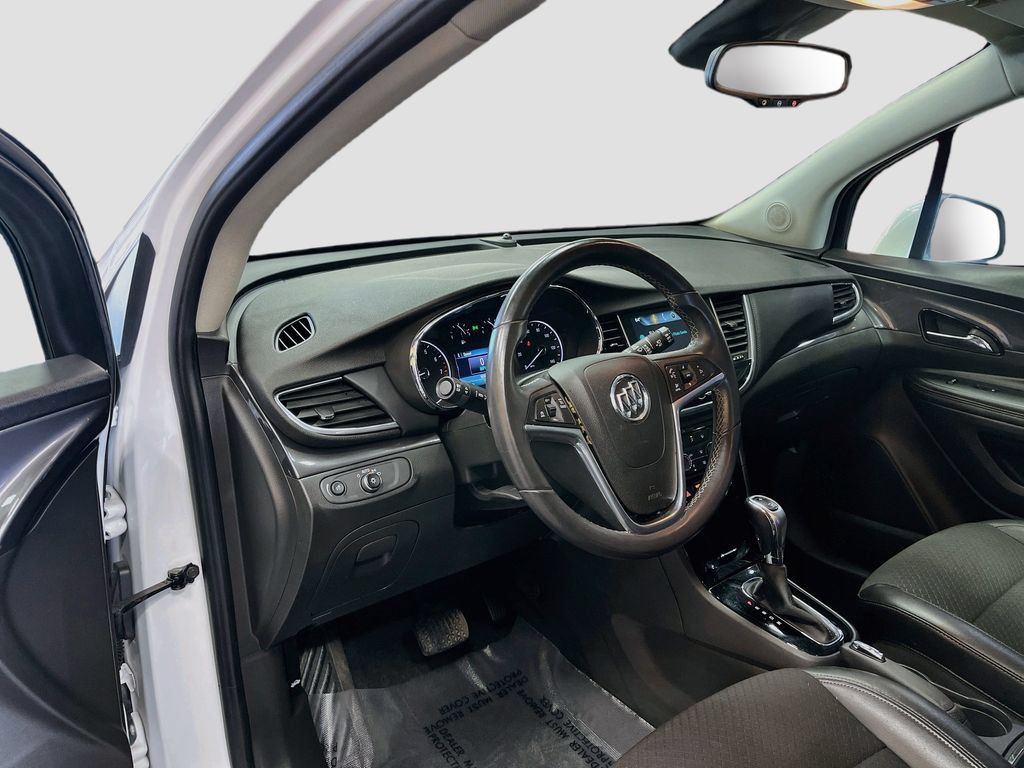 Used 2020 Buick Encore Preferred AWD/4WD image 9