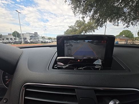 Used 2018 Audi Q3 2.0T Premium image 16