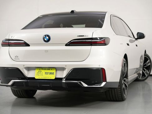 Used 2023 BMW i7 xDrive60 image 5