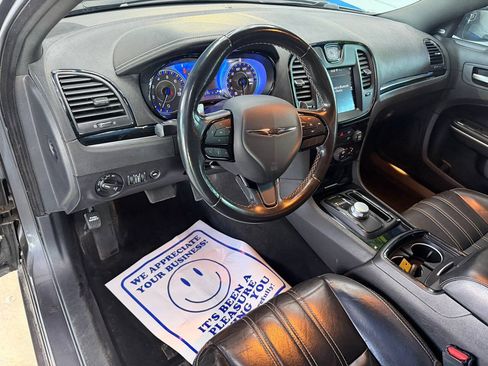 Used 2019 Chrysler 300 S AWD/4WD image 15
