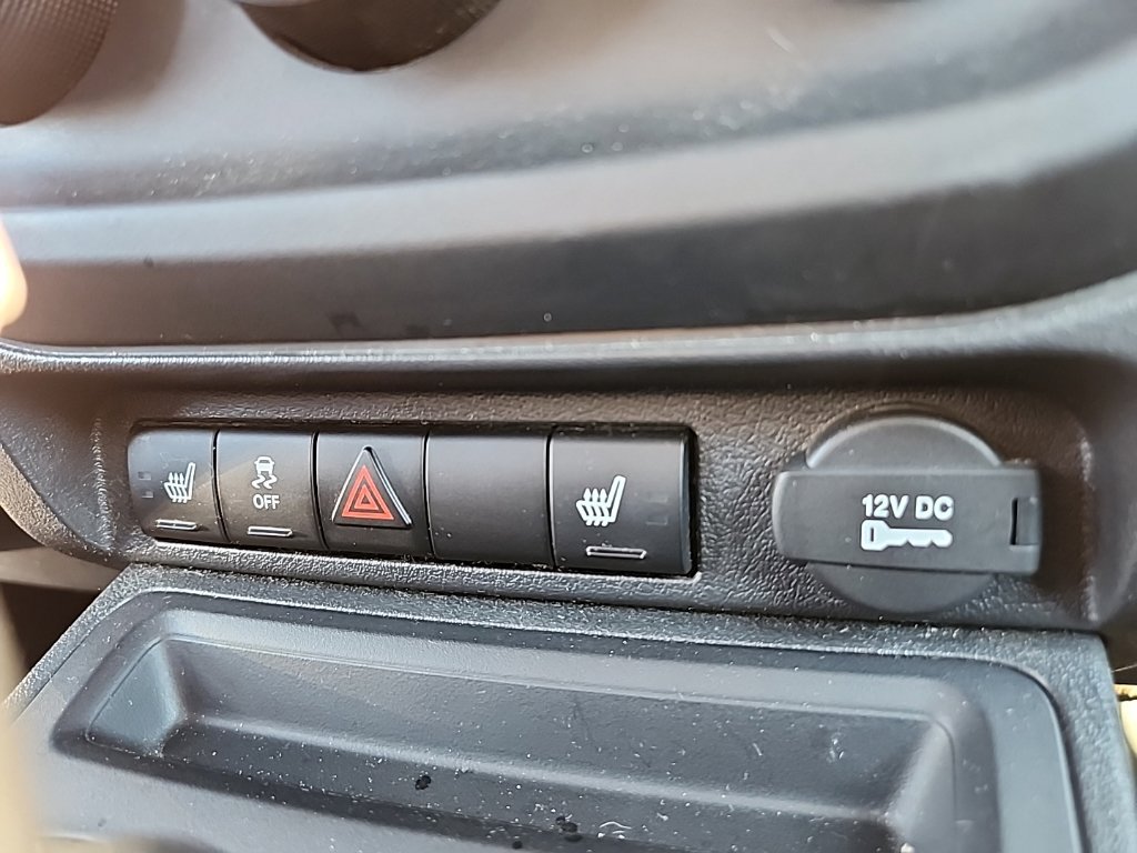 Used 2016 Jeep Patriot High Altitude AWD/4WD image 19