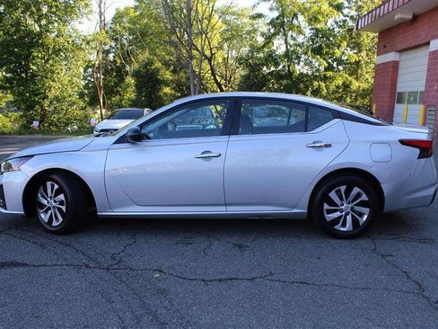 Used 2024 Nissan Altima 2.5 S FWD image 2