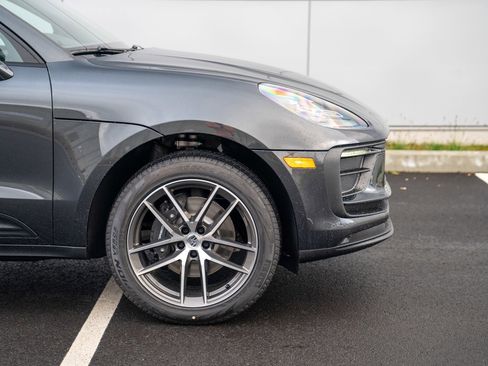 New 2026 Porsche Macan image 9