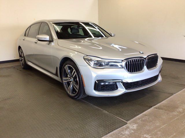 Used 2018 BMW 750i RWD image 1