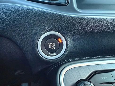 Used 2016 Dodge Challenger R/T w/ Driver Convenience Group image 36