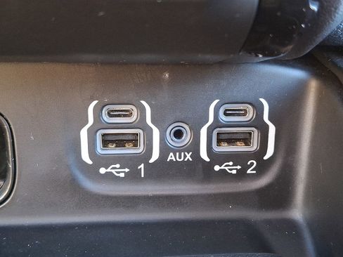 Used 2023 RAM 1500 Laramie image 24