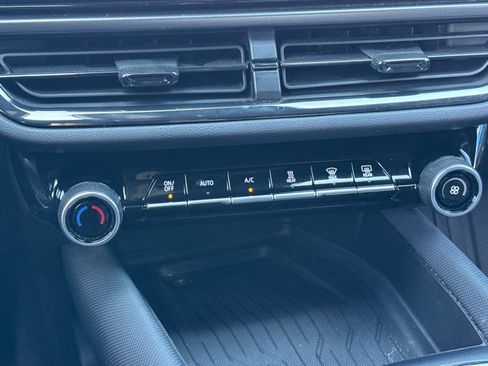 Used 2024 Chevrolet Equinox EV RS image 30