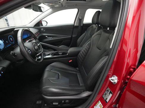 Used 2025 Hyundai Elantra Limited FWD image 7